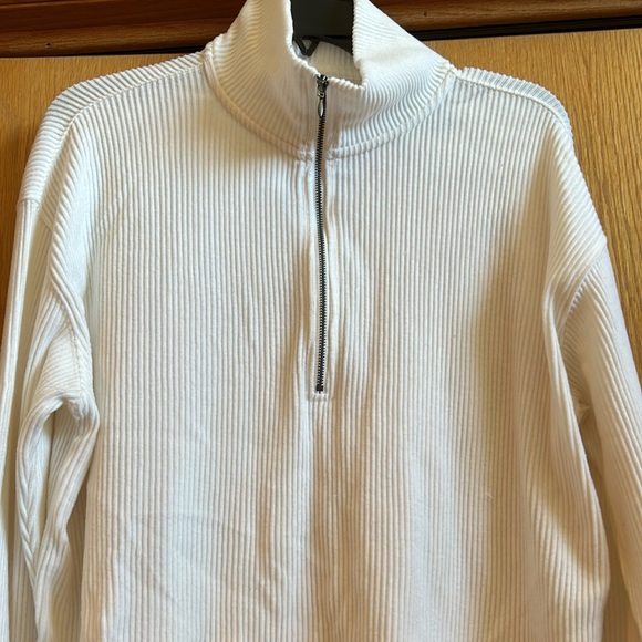 Sweater - Picture 2 of 5